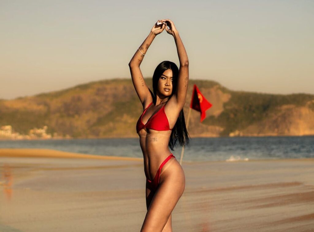 fotos de mujeres en bikini de espalda